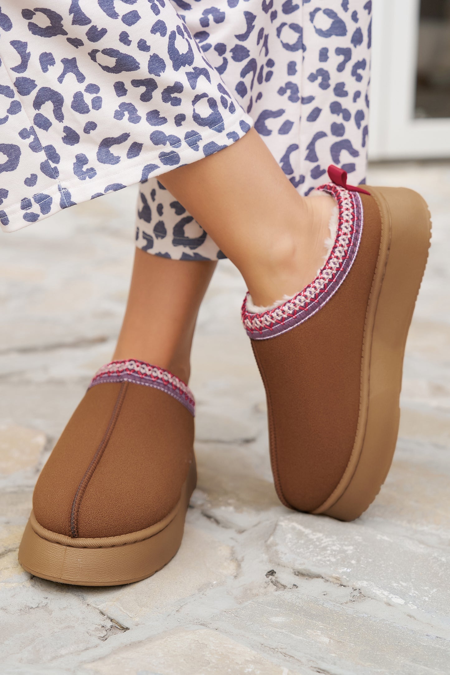 Contrast Print Suede Plush Lined Clogs